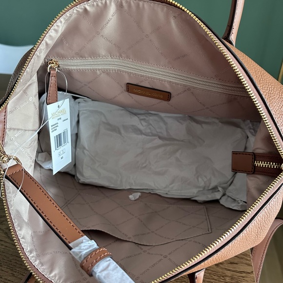 NWT! NEW! KORS Michael Kors Hyde Large Pebbled Leather Satchel -Caramel Luggage - Picture 9 of 12